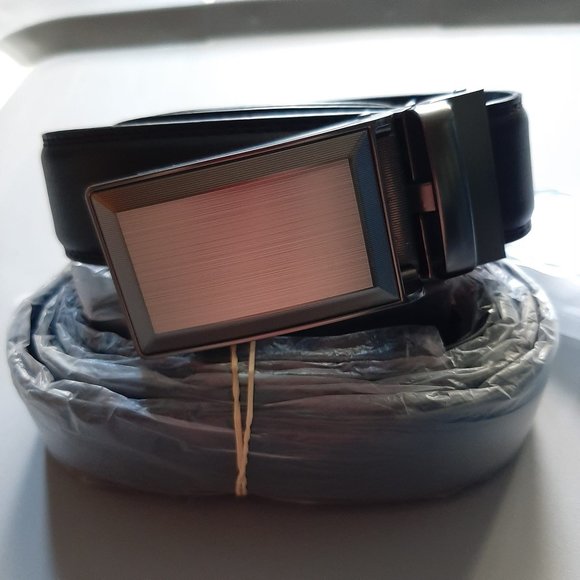 NEW Black Leather Belt Simple Design Gun Metal Buckle - Various Sizes - Picture 1 of 4